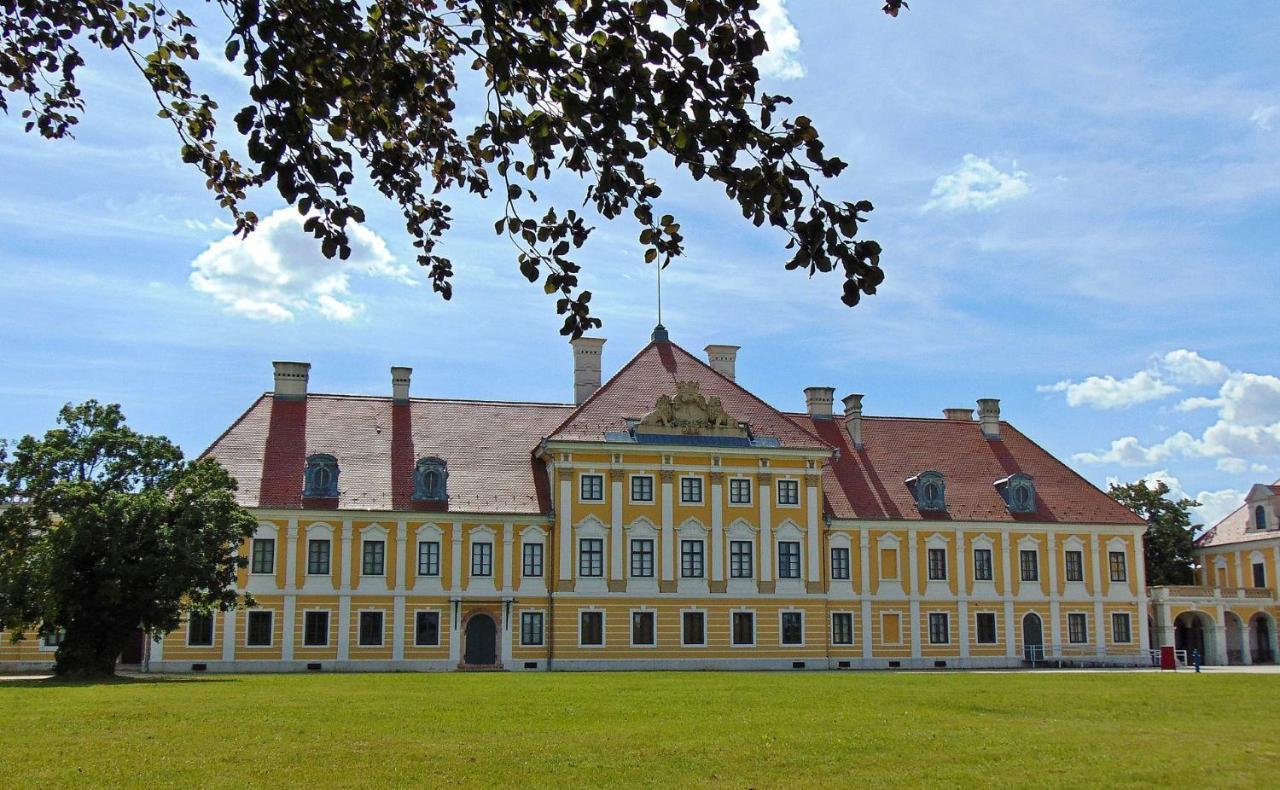Petros Apartmani Vukovar Exterior photo