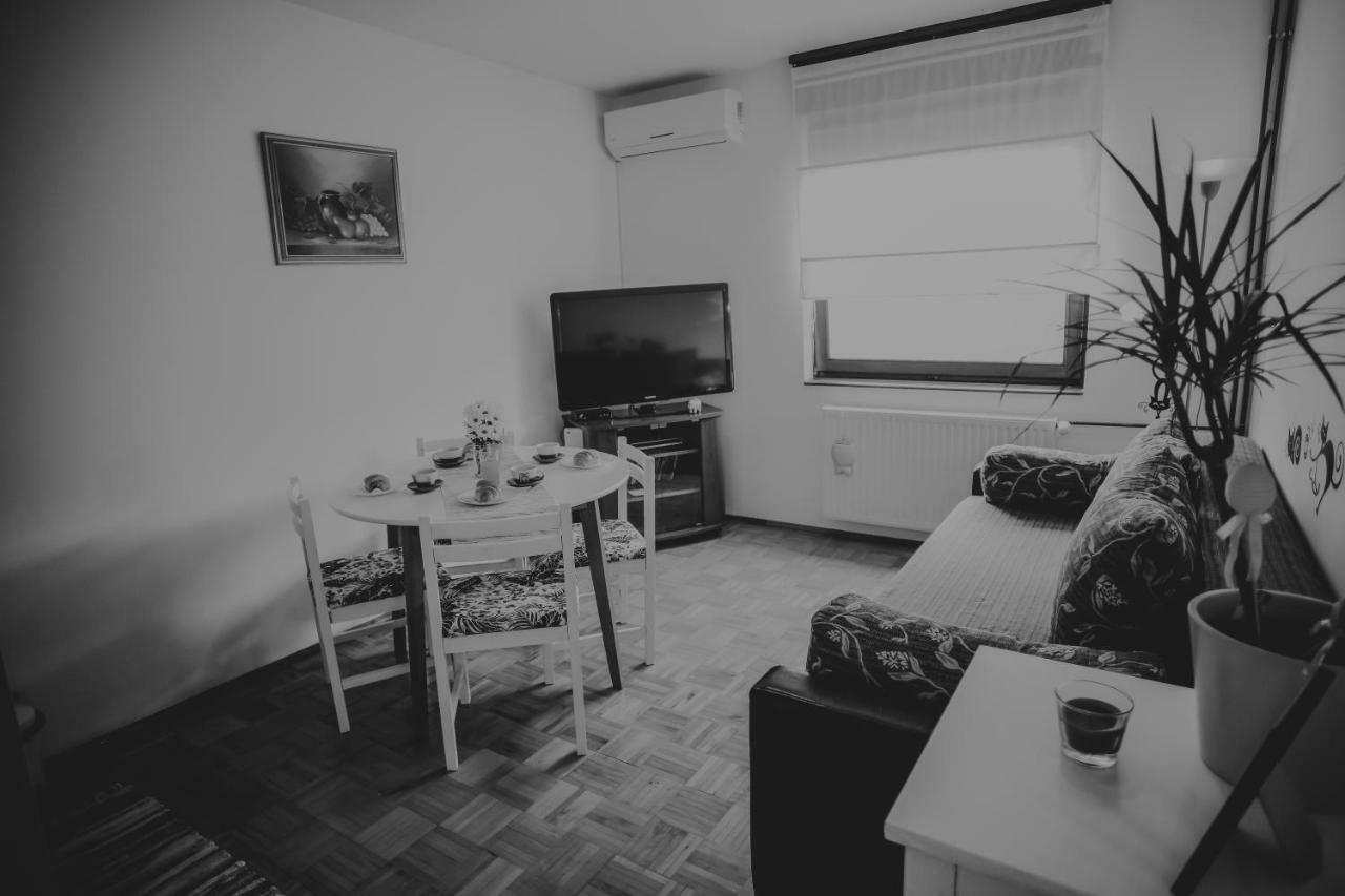 Petros Apartmani Vukovar Exterior photo