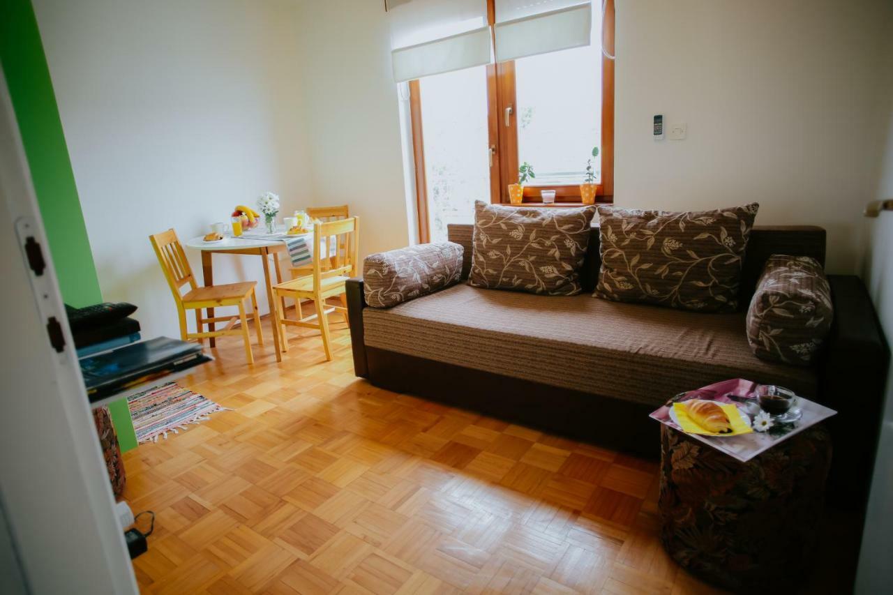 Petros Apartmani Vukovar Exterior photo