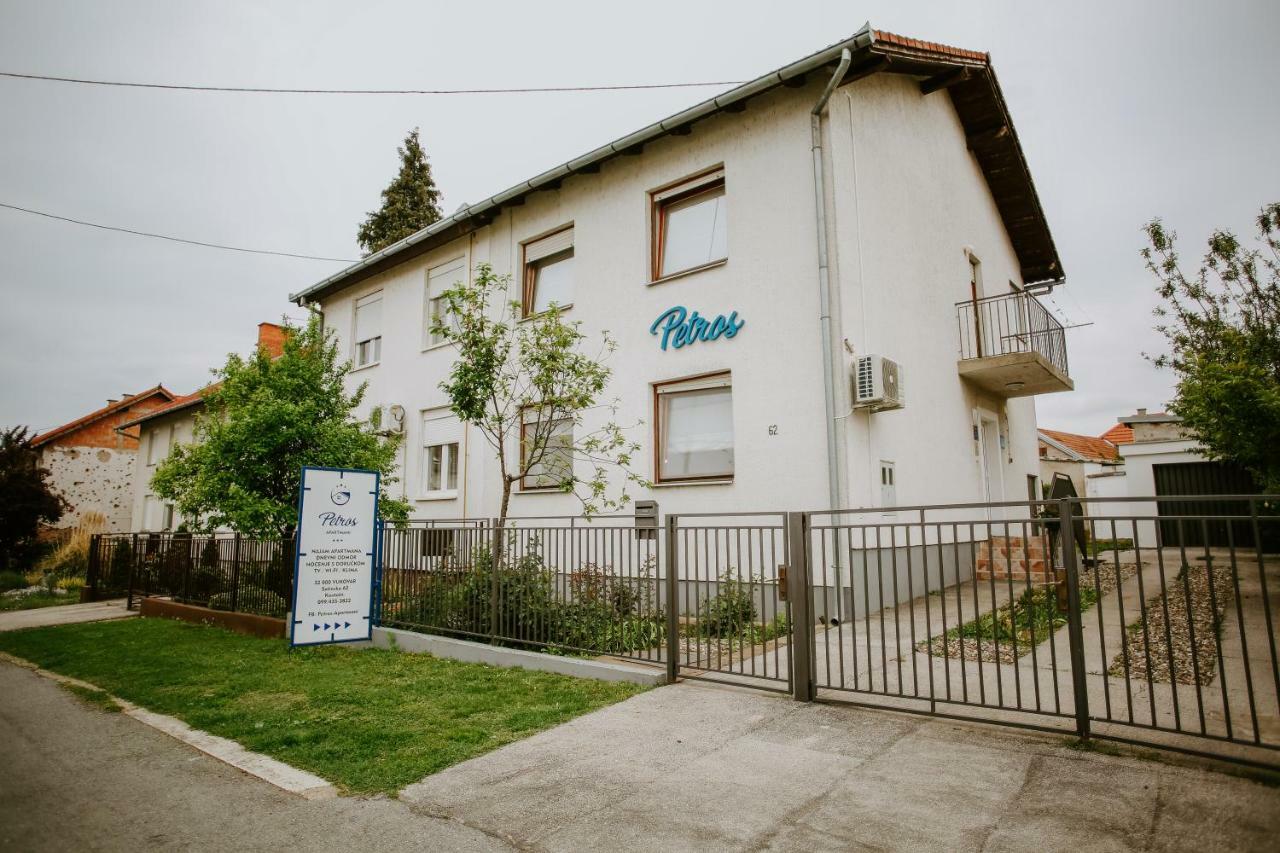Petros Apartmani Vukovar Exterior photo